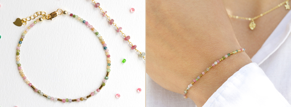 To armbånd lavet i flerfarvede perler, hvis babbrund på begge billeder.